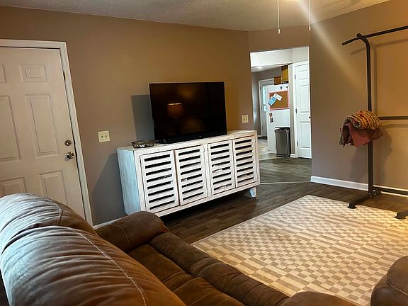 5th image of 8689 Daisy Dallas Rd #B
