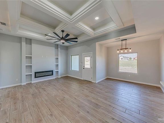 3rd image of 620 N Kika De La Garza Blvd