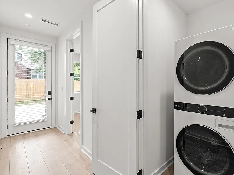 1408 Anderson St #C — Photo 9