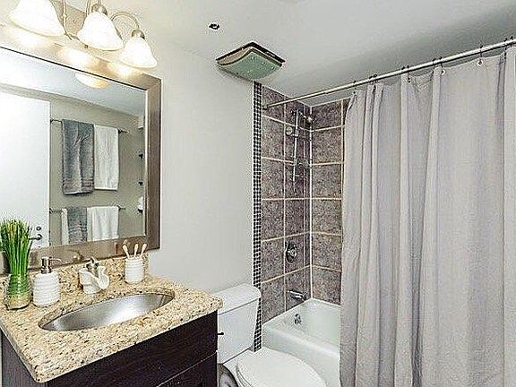 5th image of 1238 W Fullerton Ave #1K