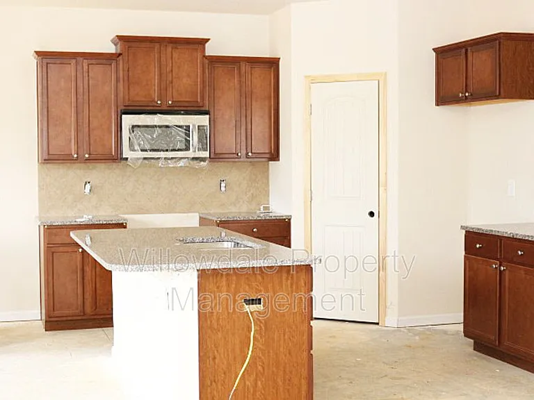 2618 Tummel Ln — Photo 3
