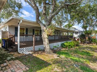 652 NE Stuart St, Jensen Beach, FL 34957