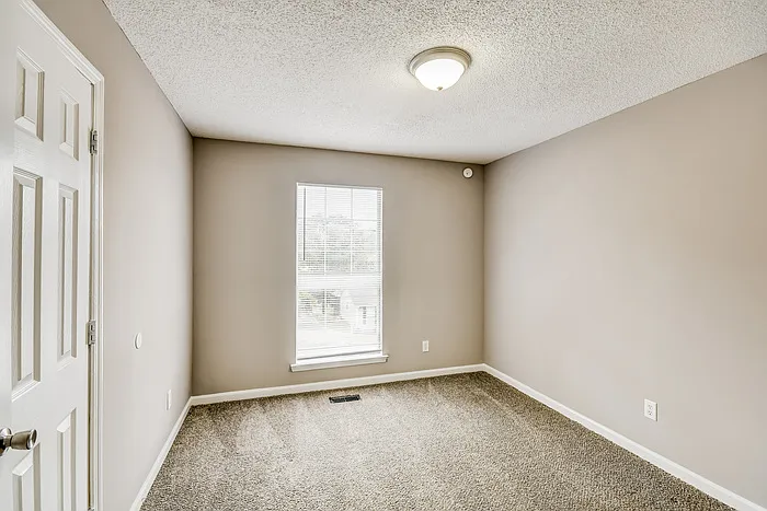 1917 Pebble Lake Cir — Photo 10