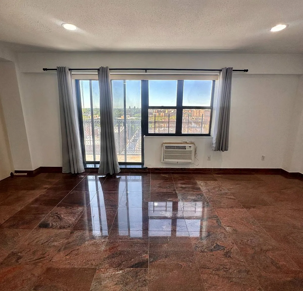 Royale Tower Condominium — Photo 2