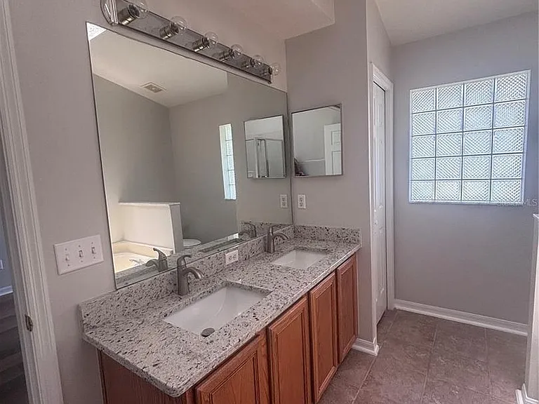 131 Cedarpark Ln — Photo 11