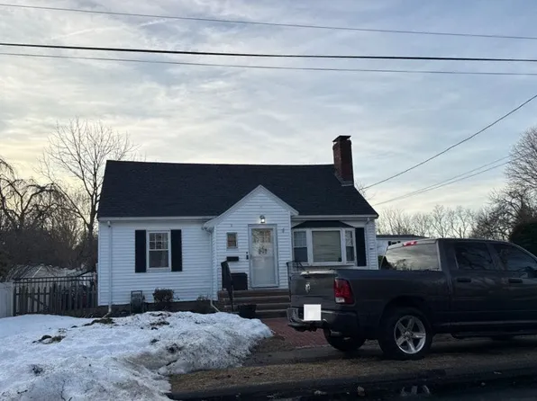 2 Chapel Rd, Danvers, MA 01923