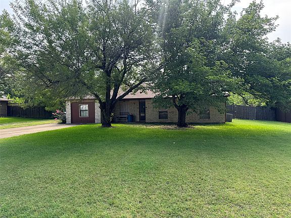 2nd image of 416 Butterfly Ln
