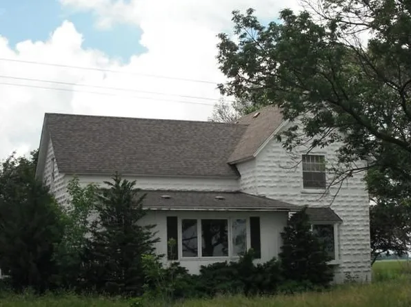 8229 Fairgrove Rd, Fairgrove, MI 48733