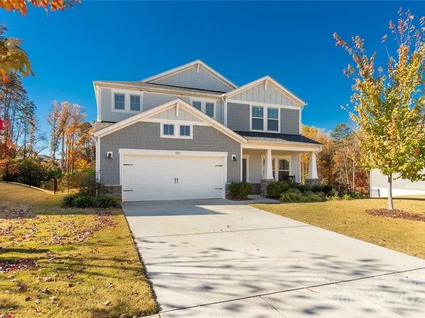 1027 Amberley Crossing Dr, Belmont, NC 28012