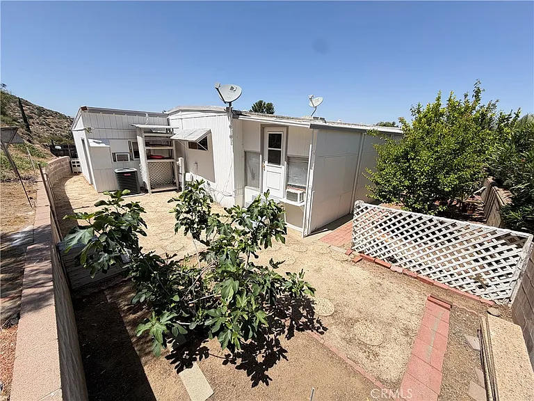 22895 Skylink Dr — Photo 17