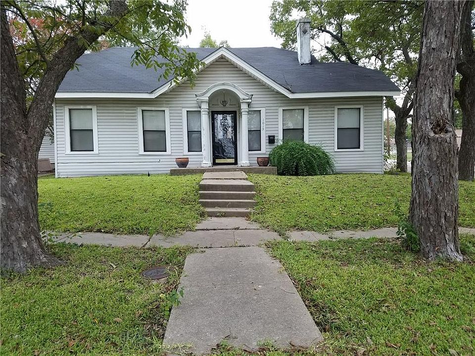 1st image of 1015 E McLennan Ave