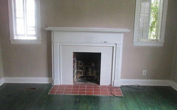 3rd image of 1009 Darley Dr