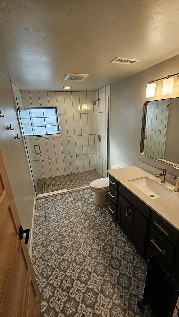 2 bed, 1.0 bath, 1050 sqft, $2,550 — Photo 2