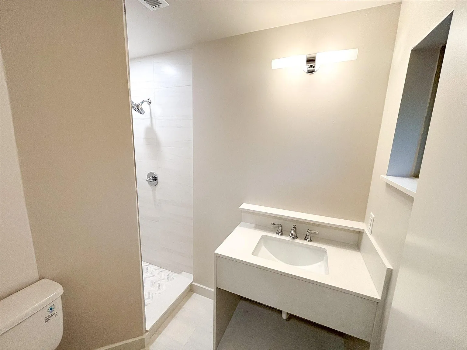 3 bed, 1422 sqft, $3,000 — Photo 2
