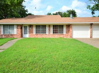 2703 Wayside Dr, Bryan, TX 77802