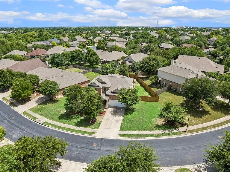 Maiden Grass Dr — Photo 2
