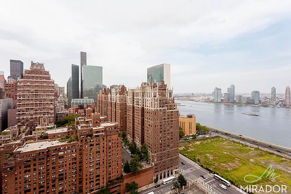 Rented by Mirador Real Estate | media 30