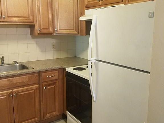 4th image of 599 Old West Central St APT C11