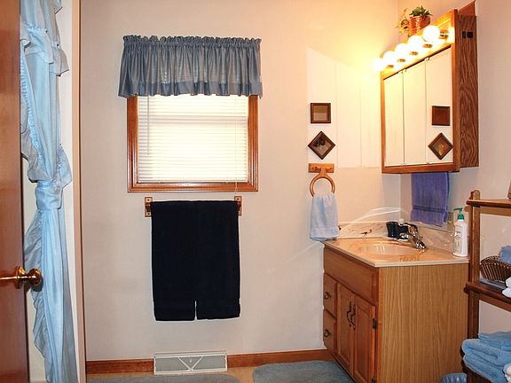 3rd image of 4176 Monterey Dr