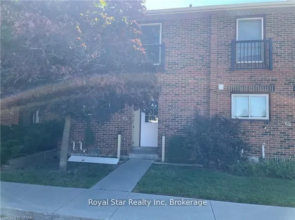 201 Silvercreek Pkwy N #38, Guelph, ON N1H 3T4