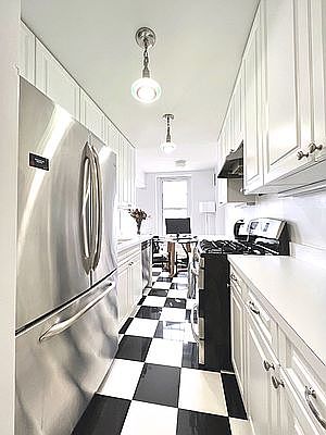 2nd image of 12 Perry St APT 5C