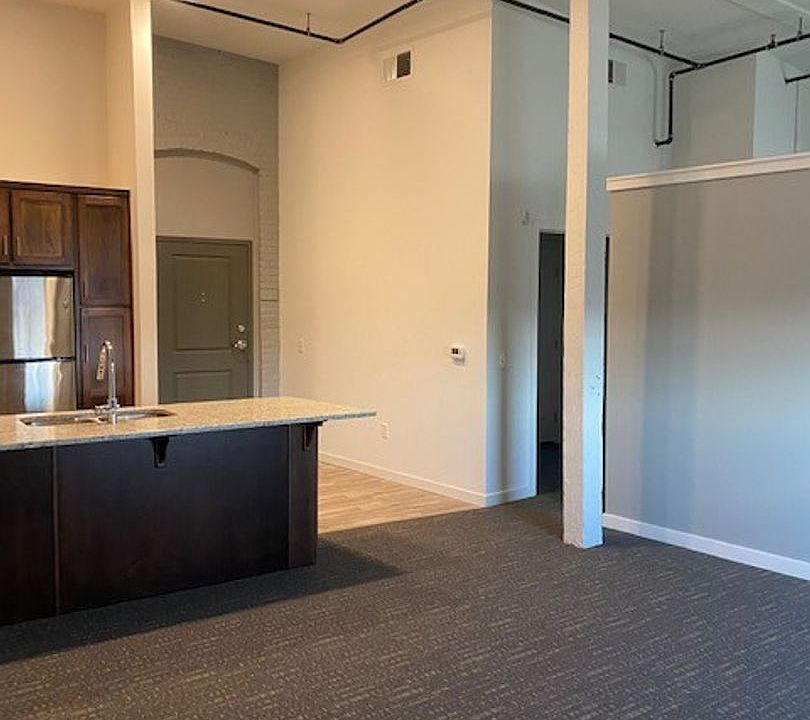 1st image of 325 N Queen St #Dddcf0757