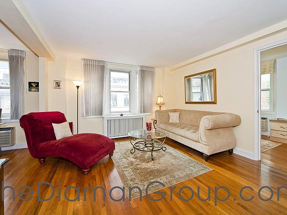 4th image of 155 E 49th St #10B
