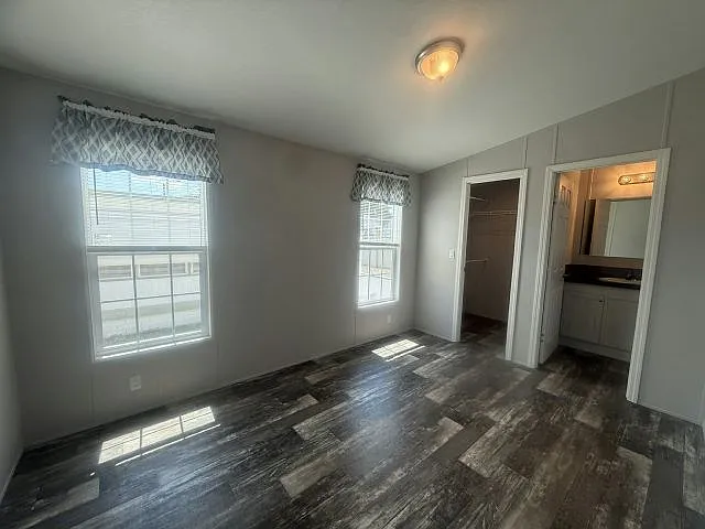 4125 Park St N #111 — Photo 6