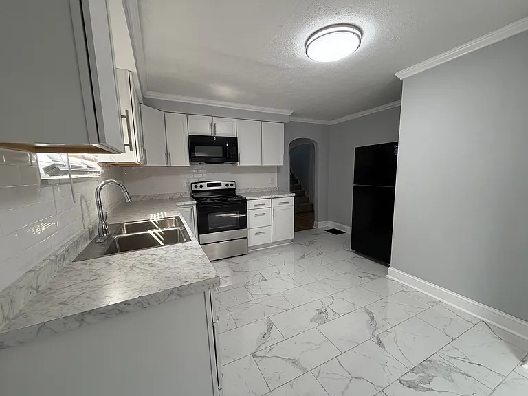 3621 Cleveland Ave — Photo 2