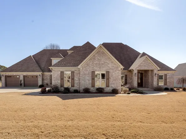 111 Barrington Ct, Muscle Shoals, AL 35661