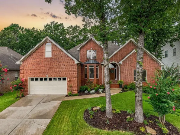 18 Village Grove Rd, Little Rock, AR 72211