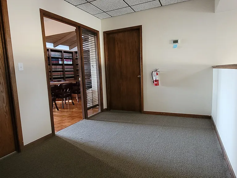 7142 N 57th Ave — Photo 13