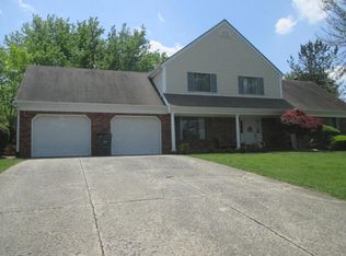 616 Foxfire Rd, Elizabethtown, KY 42701