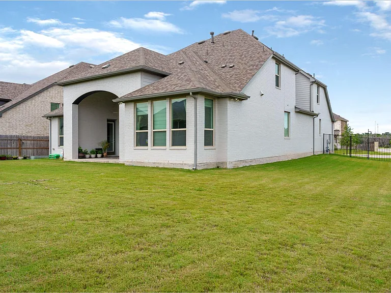 228 Lotti Ln — Photo 38