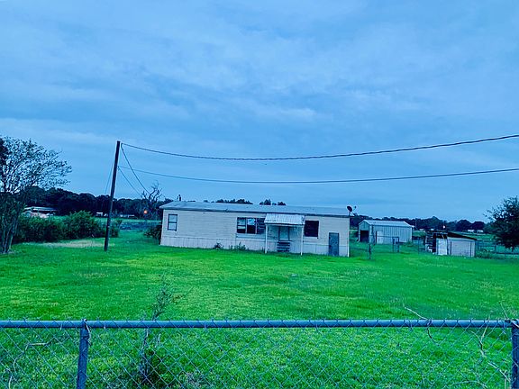 3rd image of 8709 Pine Tree Dr