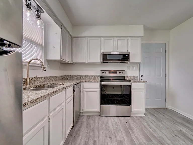 1801 Colleen Ct — Photo 15