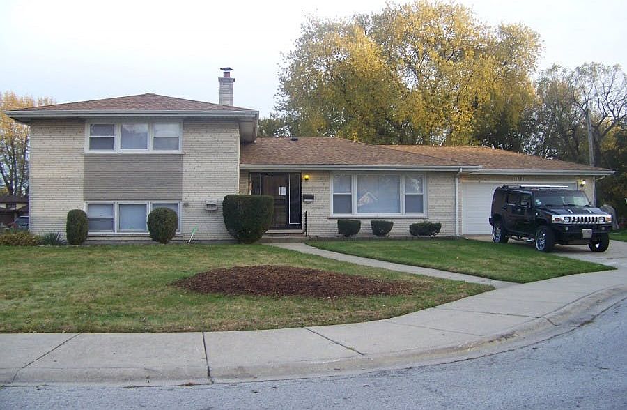 1st image of 15232 Waterman Dr
