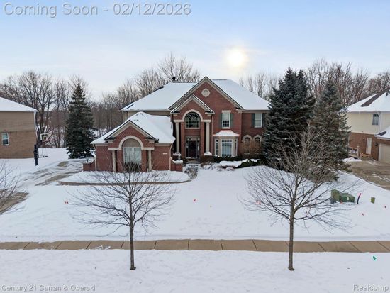 16169 Johnson Creek Dr, Northville, MI 48168