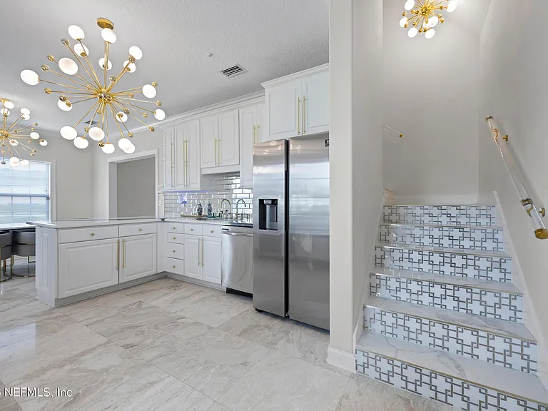 200 Sunstone Ct #GUEST HOUSE — Photo 16