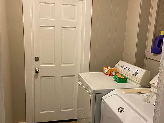 Laundry and garage entrance