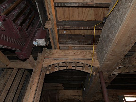 3rd image of 3905 S Lake Park Ave