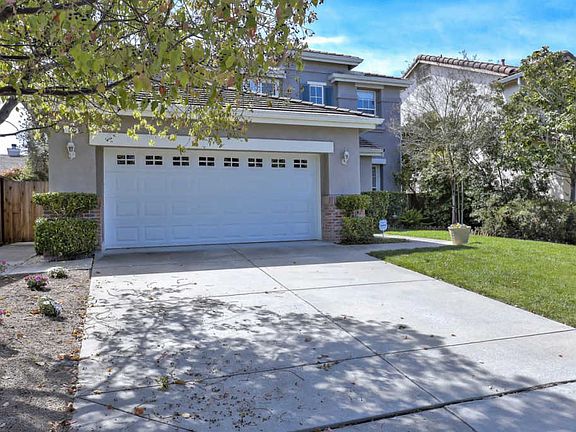 2nd image of 32 Lily Ct