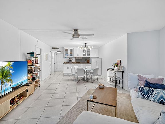 3rd image of 3900 N HILLS Drive #306