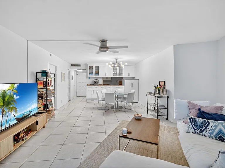 3900 N Hills Dr #306 — Photo 3