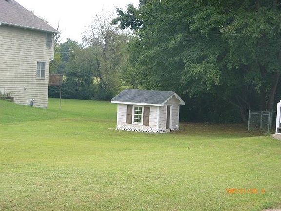3rd image of 10 Rivertown Ct