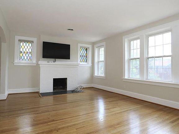 3rd image of 7329 Lindell Blvd Floor 2