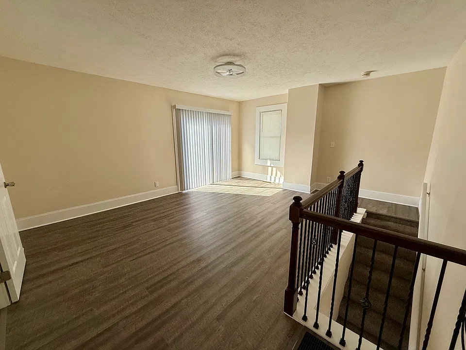 1468 Old Steubenville Pike #B