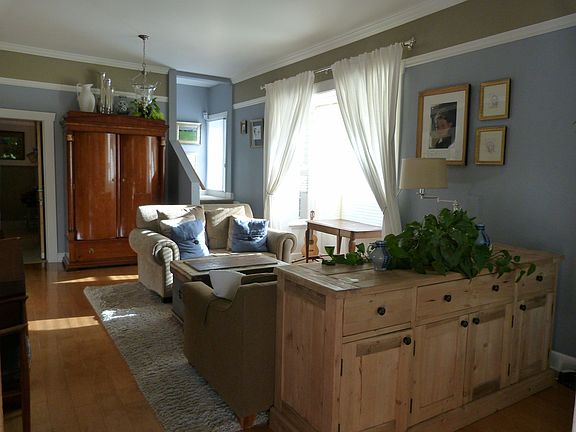 living room/ entry