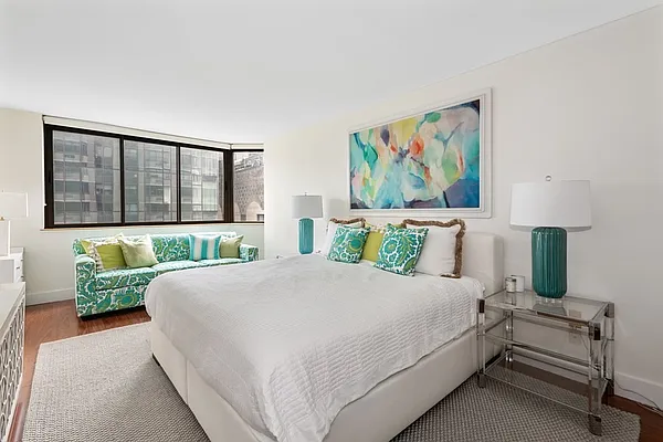 Rented by Compass | media 23