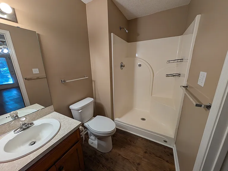 409 4th St SW #D4 — Photo 12